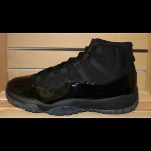 Air Jordan Retro 11 Cap and Gown